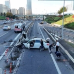 Ataşehir’de kontrolden çıkan otomobil refüje çarptı: 1 yaralı
