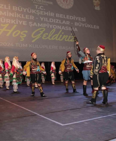 Ayna Folklor ekibi Denizli’de Türkiye 3.sü oldu