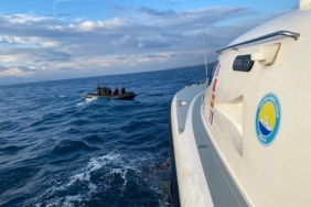 Ayvacık açıklarında 33 kaçak göçmen yakalandı