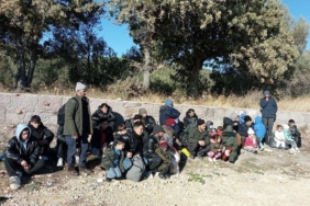 Ayvacık’ta 71 kaçak göçmen yakalandı