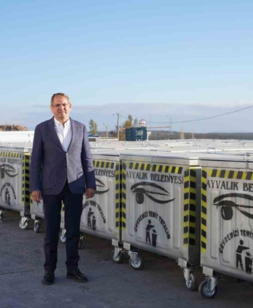 Ayvalık’ın cadde ve sokaklarına 500 yeni konteyner