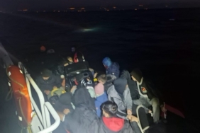 Ayvalık’ta 12’si çocuk 27 düzensiz göçmen yakalandı