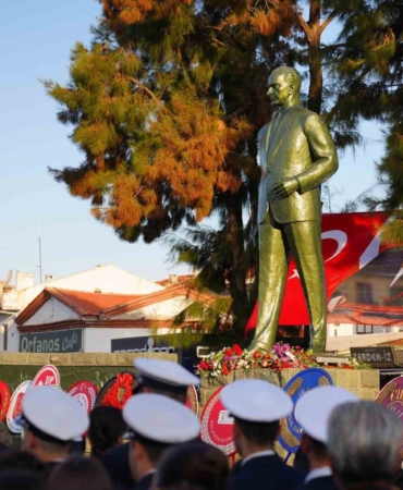 Ayvalık’ta Atatürk hüzünle anıldı