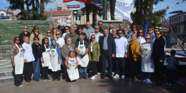 Ayvalık’ta hasat festivalinde düzenlenen zeytinyağlı ev yemekleri yarışmasına ilgi yoğun oldu