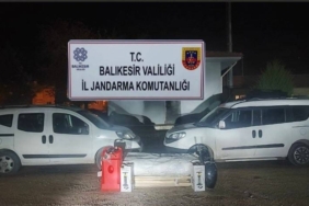 Ayvalık’ta jandarma 3 insan kaçakçısı, 1 düzensiz göçmen yakaladı