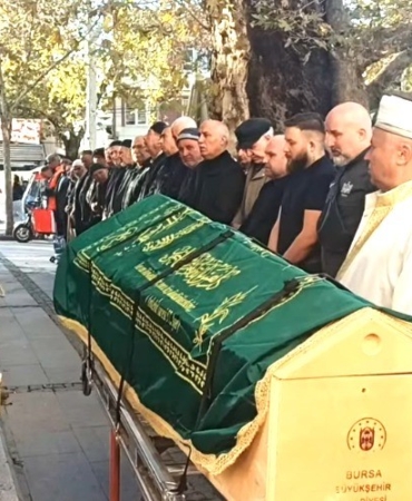 Babasının cenazesi için yola çıktı, kazada hayatını kaybetti