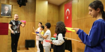 Bağcılar’da öğrenciler ara tatilde hem eğleniyor hem öğreniyor