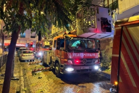 Bahçelievler’de apartman dairesi alev alev yandı