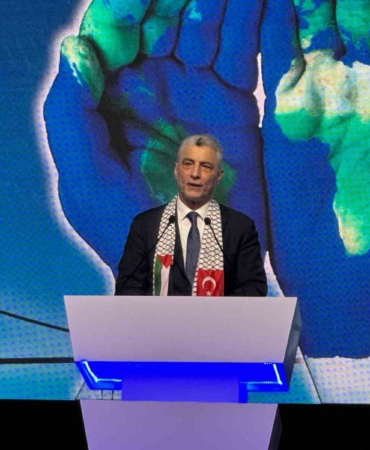 Bakan Bolat: “İslam ülkeleriyle Türkiye’nin ticaretini, Türkiye’nin toplam ticaretindeki payı 2002’de yüzde 11 iken, geçen yıl yüzde 26’ya yükselttik”