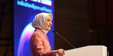 Bakan Göktaş "6. Uluslararası Kadın ve Adalet Zirvesi"nde konuştu