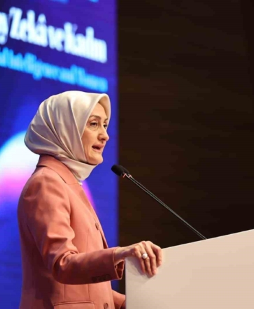 Bakan Göktaş "6. Uluslararası Kadın ve Adalet Zirvesi"nde konuştu
