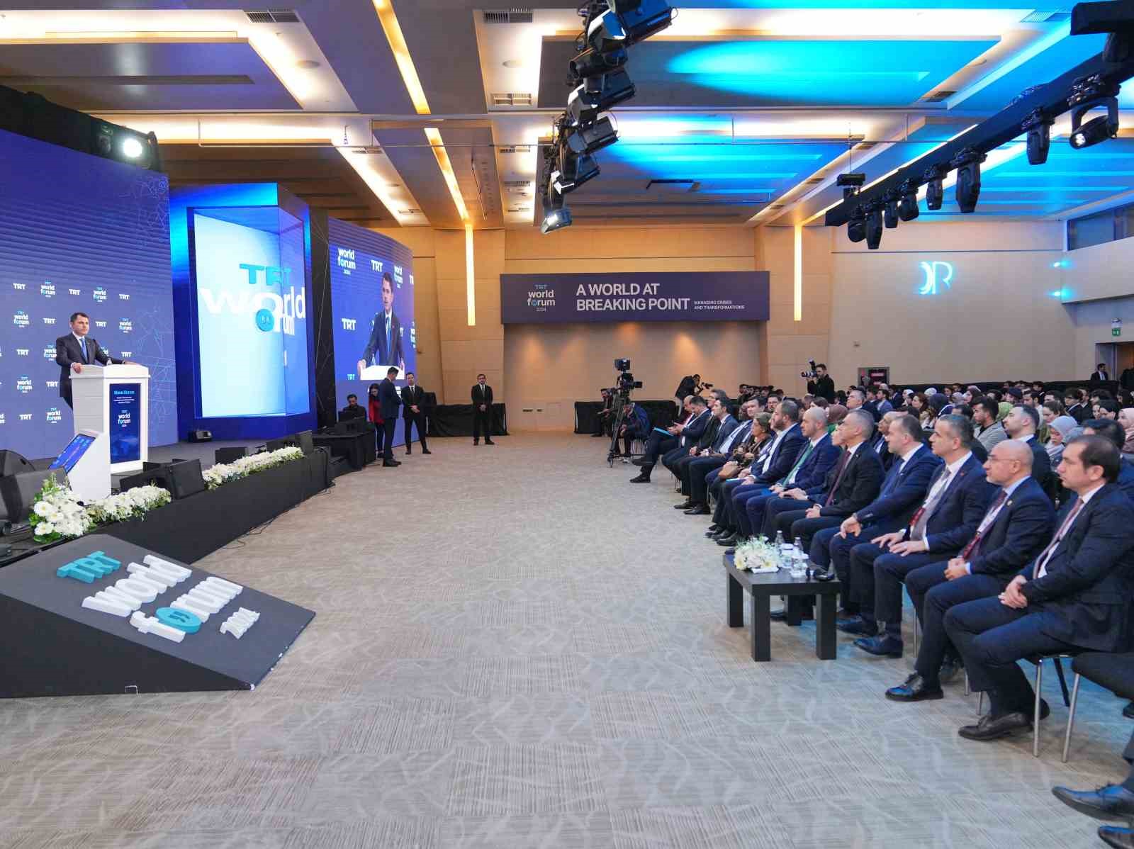 Bakan Kurum’dan ’iklim finansmanı’ tepkisi: "Destek sunacak ülkeler yanan eve bardakla su döküyor"