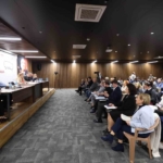 Bakırköy Belediye başkanı Zuhuratbaba Mahallesi sakinleriyle bir araya geldi