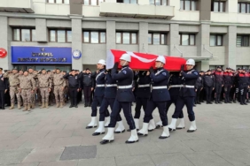 Bakırköy’de kazaya müdahale ederken şehit olan polis memuru için tören düzenlendi