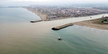 Balıkçı teknelerine nehir engeli: Balıkçılar farklı limanlara yöneldi