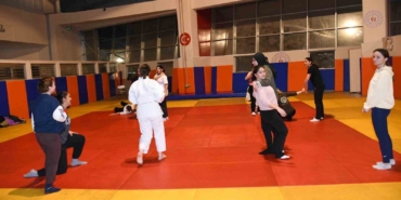 Balıkesir’de kadınlar, judo eğitimlerine başladı