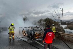 Balıkesir’de otomobil seyir halindeyken yandı