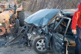 Balıkesir’de traktör ile otomobil kaza yaptı: 2 ölü