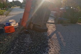 Balıkesir’de traktör römorku devrildi: 5 yaralı