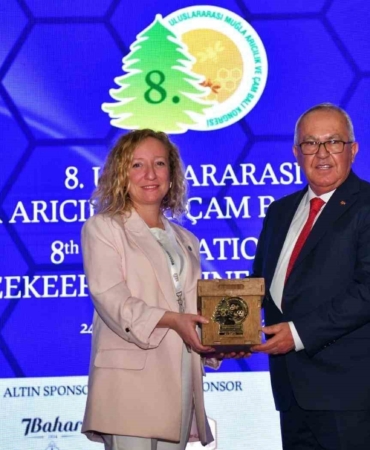 Balıkesir’e Uluslararası kongrede arıcılık ödülü