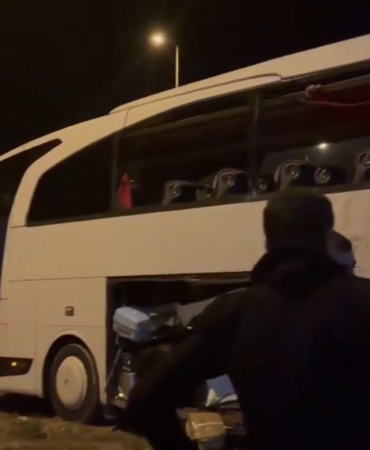 Bandırma’da otobüs ile kamyon çarpıştı
