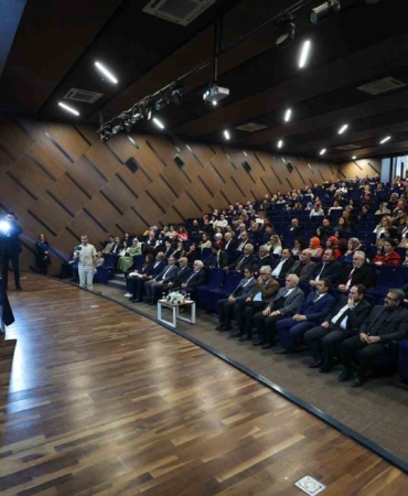 Başkan Alemdar: "İnşa edilecek yeni ve güçlü Sakarya’da gençlerimiz kendi hikayesini yazacak"