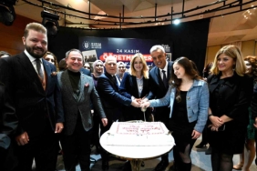 Başkan Bozbey: "Özverili eğitimcilerle Bursa’nın ve çocukların geleceği emin ellerde"