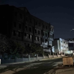 Beylikdüzü’nde yanan fabrikada soğutma çalışmaları devam ediyor