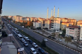 Bilecik araç trafiğinden yaşanmaz bir şehir haline geldi