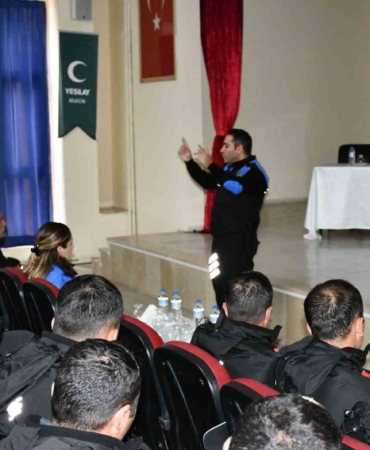 Bilecik’te 172 Polis Meslek Eğitim Merkezi öğrencileri bilgilendirildi
