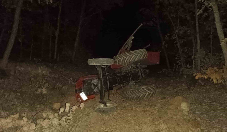 Bilecik’te devrilen traktörün sürücüsü yaralandı