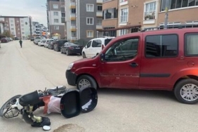 Bilecik’te hafifi ticari araç ile motosikletin çarpışması sonucu 1 kişi yaralandı