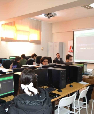 Bilecik’te ‘Mobil Uygulama Geliştirme ve Kodlama’ eğitimi düzenlendi
