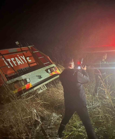 Bilecik’te yangına giden itfaiye aracı kaza yaptı, sürücü araçtan atlayarak kurtuldu
