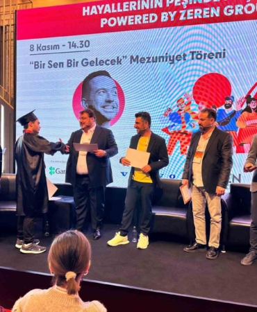 Brand Week Istanbul’da ‘Bir Sen Bir Gelecek’ projesi ilk mezunlarını verdi