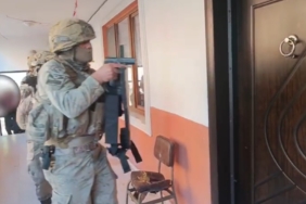 Bursa İl Jandarma Komutanlığından geniş çaplı operasyon: 10 şüpheli yakalandı, çok sayıda silah ele geçirildi