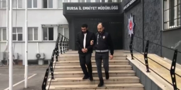 Bursa’da 15 yıl kesinleşmiş hapis cezasıyla aranan 2 şüpheli yakalandı