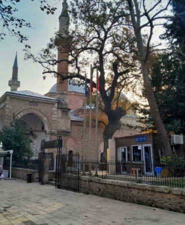 Bursa’da ecdat yadigarı tarihi cami ve türbelerdeki özel güvenlikçiler çekiliyor