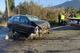 Bursa’da iki otomobil kafa kafaya çarpıştı: 7 yaralı