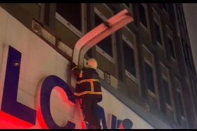 Bursa’da şiddetli lodos hayatı felç etti: Tabelalar uçtu, ağaçların dalları kırıldı