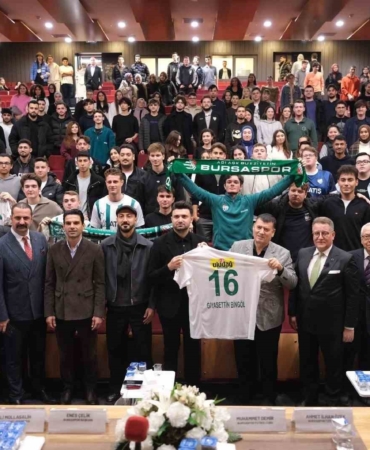 Bursaspor Başkanı Enes Çelik, Mudanya Üniversitesinde öğrencilerle buluştu