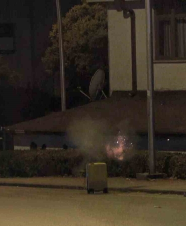 Cadde üzerindeki şüpheli valiz fünyeyle patlatıldı
