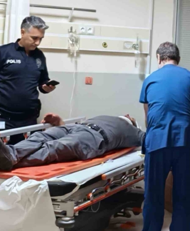 Caddede 3 kişi tarafından öldüresiye darp edildi