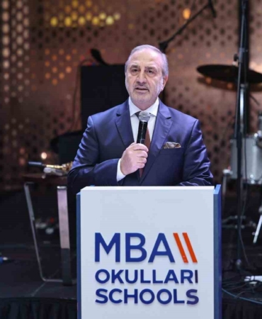 Çalıkuşu Aydan Şener’in de katılımıyla Öğretmenler Günü kutlaması