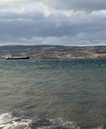 Çanakkale Boğazı 10 knot altındaki tüm gemiler için transit geçişlere kapatıldı