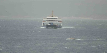 Çanakkale-Eceabat seferleri lodos fırtınası nedeniyle iptal edildi