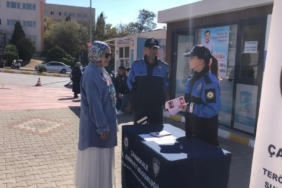 Çanakkale Emniyeti Kadına Yönelik Şiddet Gününde kadınlara KADES’i anlattı