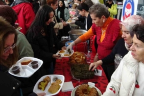Çanakkale’de 101 anne üniversite öğrencileri için ev yemekleri hazırladı