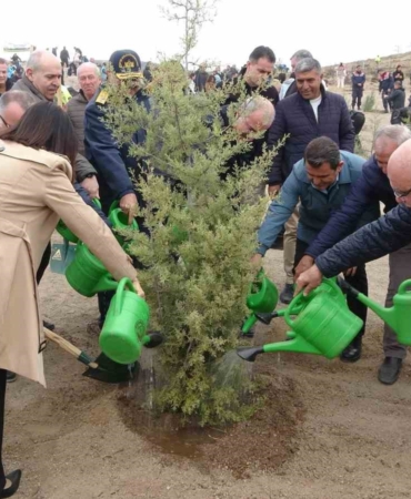 Çanakkale’de Milli Ağaçlandırma Günü çerçevesinde 34 bin 500 bin fidan toprakla buluştu