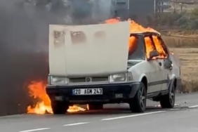 Çanakkale’de seyir halindeki otomobil yandı